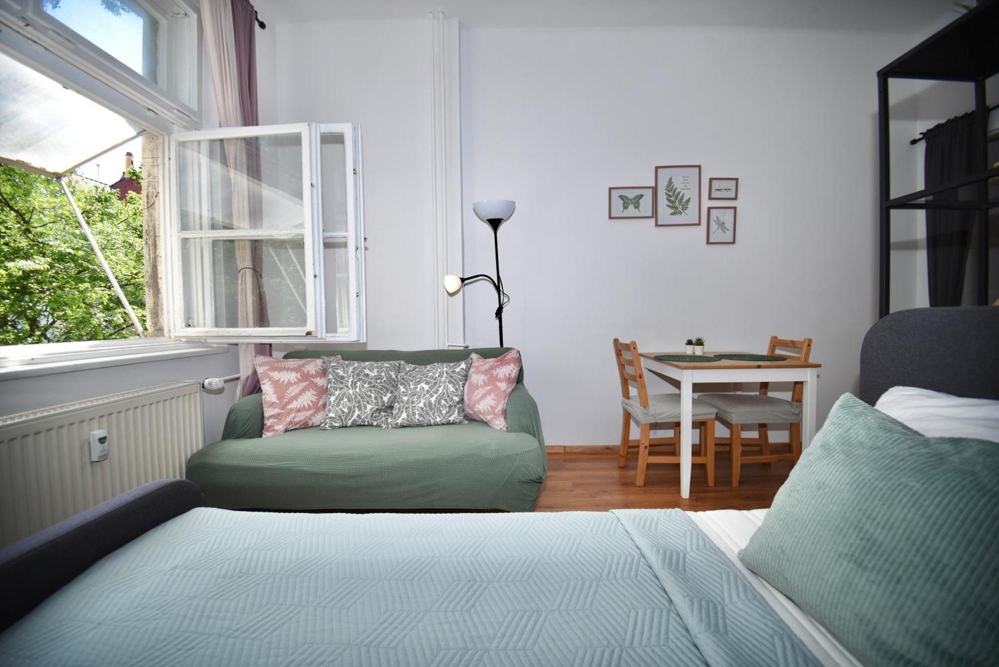 Central Urban Studio - Style Meets Comfort Братислава Экстерьер фото