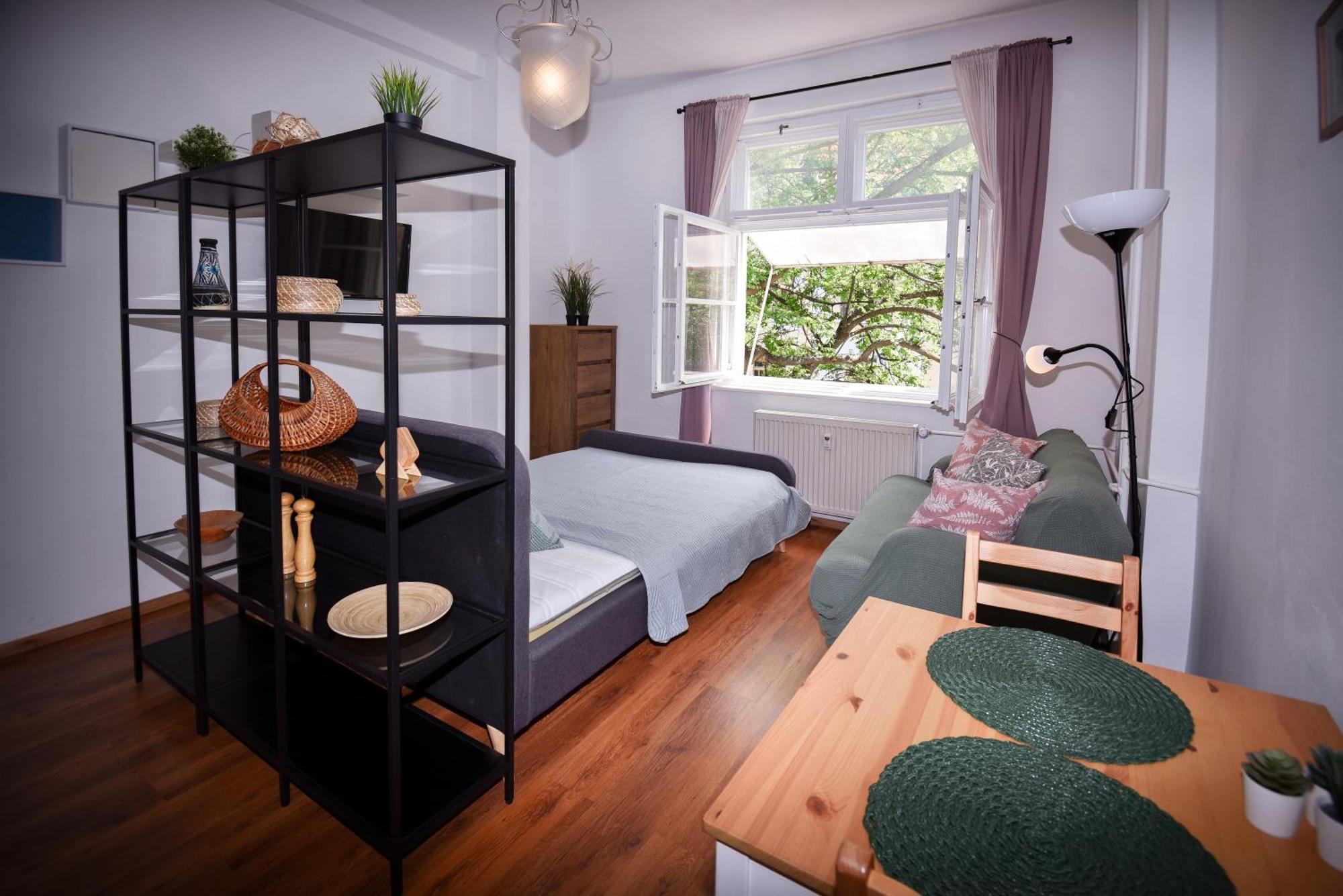 Central Urban Studio - Style Meets Comfort Братислава Экстерьер фото