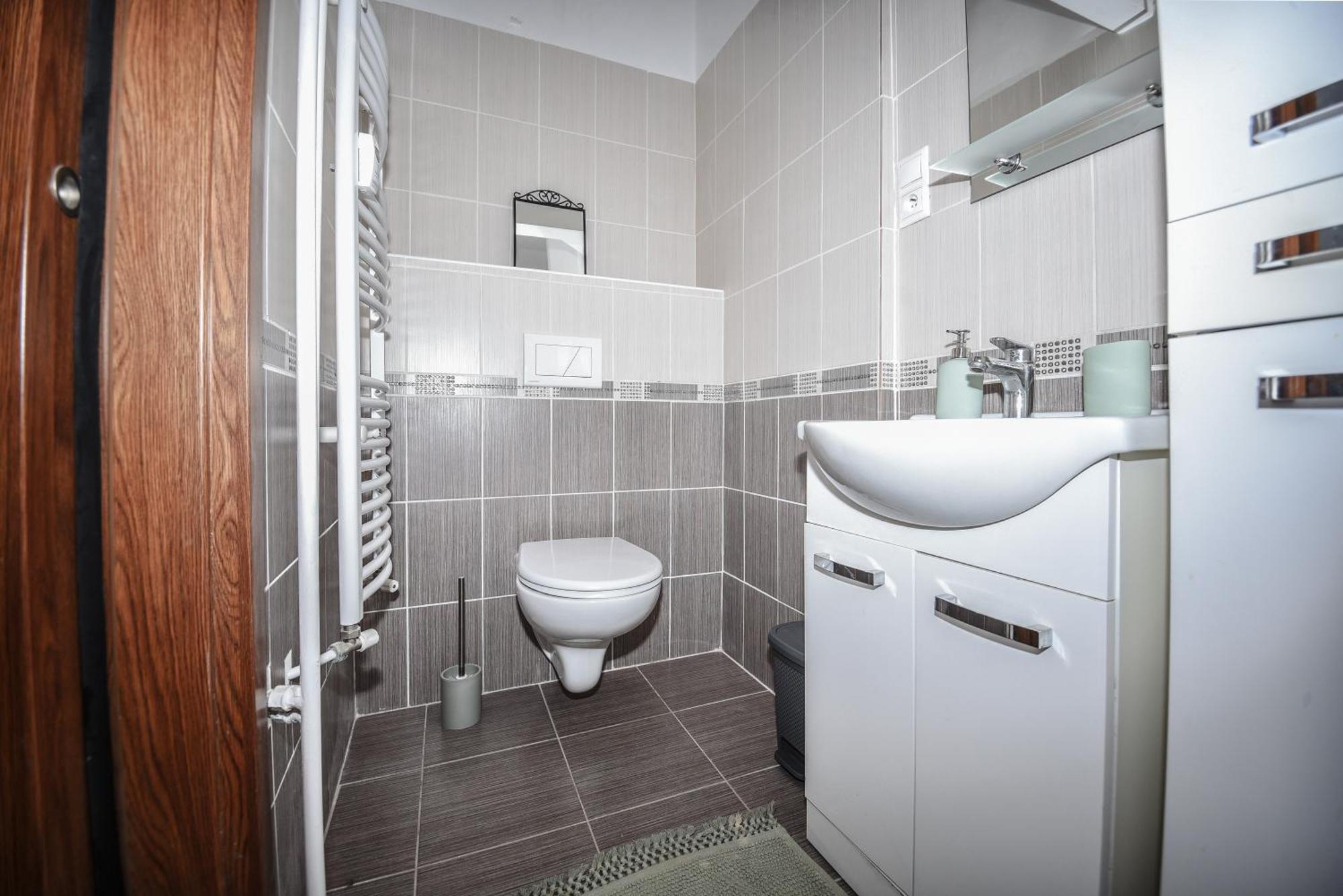 Central Urban Studio - Style Meets Comfort Братислава Экстерьер фото