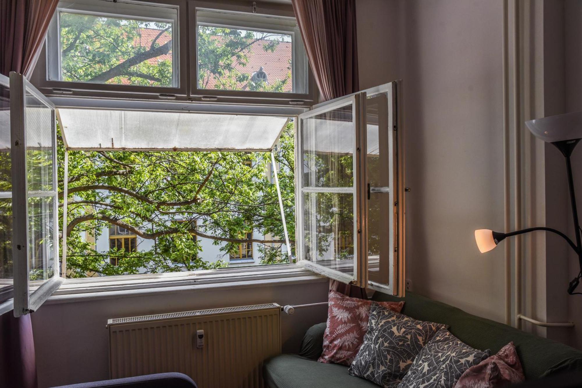 Central Urban Studio - Style Meets Comfort Братислава Экстерьер фото